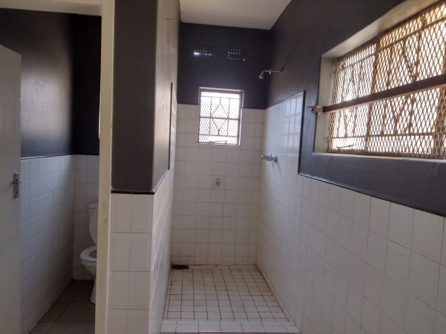 To Let Commercial Property for Rent in Zinniaville North West